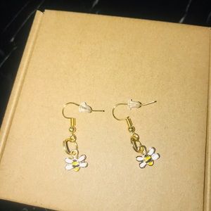 Handcrafted gold bumble bee 🐝 dangle earrings